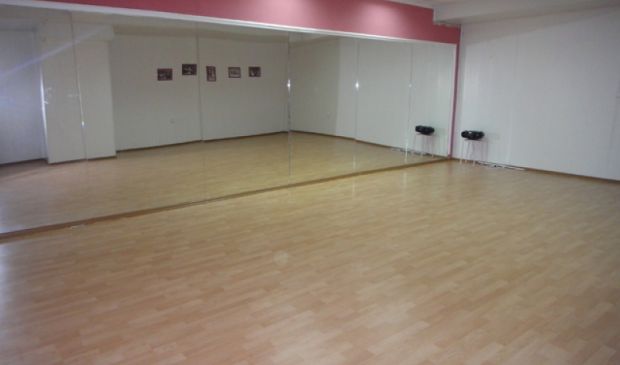 Фотография V & V, центр фитнеса и красоты, танцевальный зал (40 кв. метров)