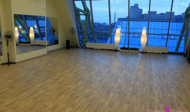 Фотография DeluxeDance, школа танцев (70м, 90м,110м,120м)