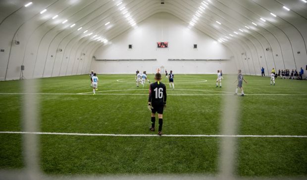 Фотография Футбольный манеж 56х38 СК 