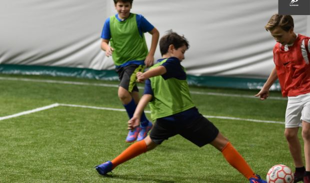 Фотография Футбольный манеж 40х20 ФЦ 