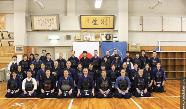 Фотография КЭНДО - японское фехтование бамбуковыми мечами