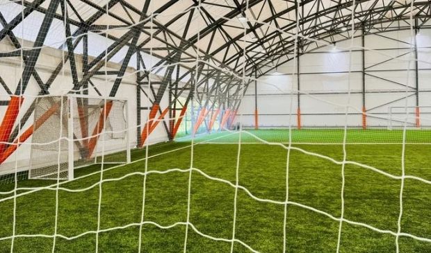 Фотография Футбольное поле под навесом 
