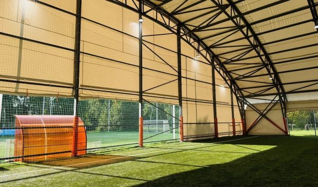 Фотография Футбольное поле под навесом 