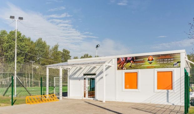 Фотография Футбольное поле под навесом 