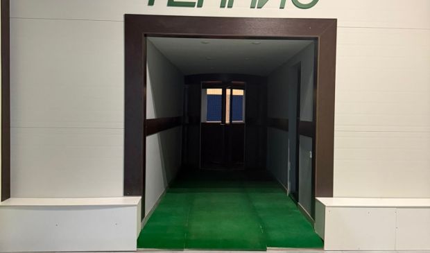 Фотография Крытые тенннисные корты грунт