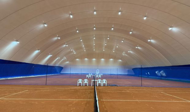 Фотография Крытые тенннисные корты грунт