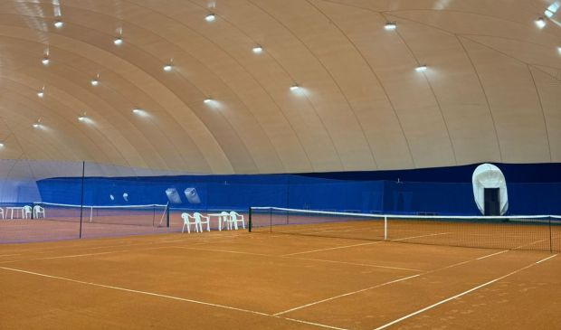 Фотография Крытые тенннисные корты грунт